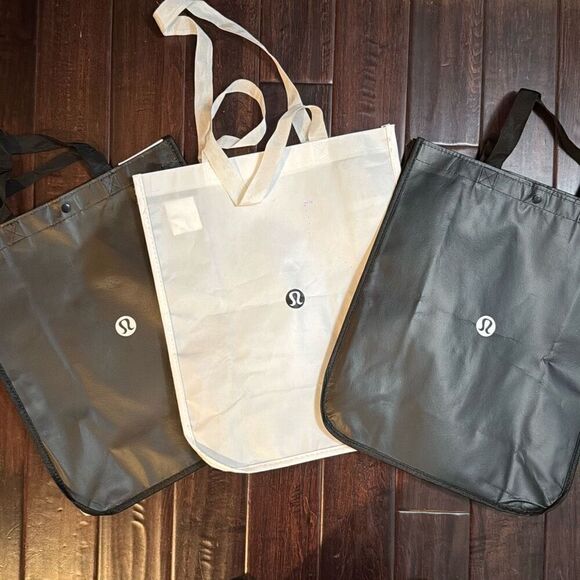 lululemon athletica Handbags - Lululemon black and white small tote bag set‎ (3)